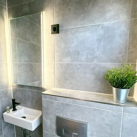 Comfortable * Weener