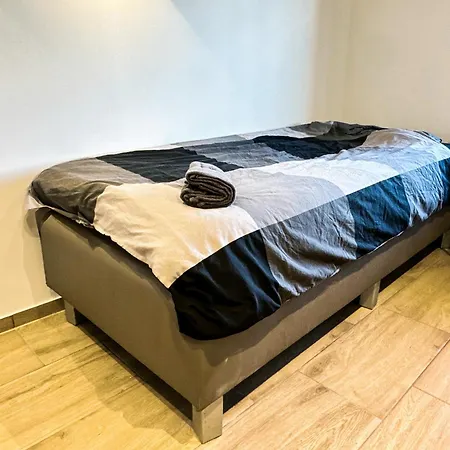 Comfortable * Weener